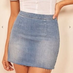 Reformation  Denim Mini Evie Skirt Barbados Light Wash Size 27